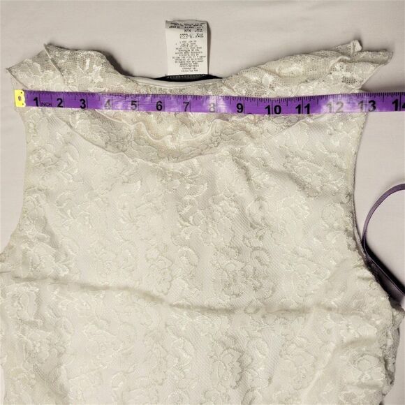 Jolibel Sleeveless White Lace Top with Ruffles Size M - Picture 8 of 8